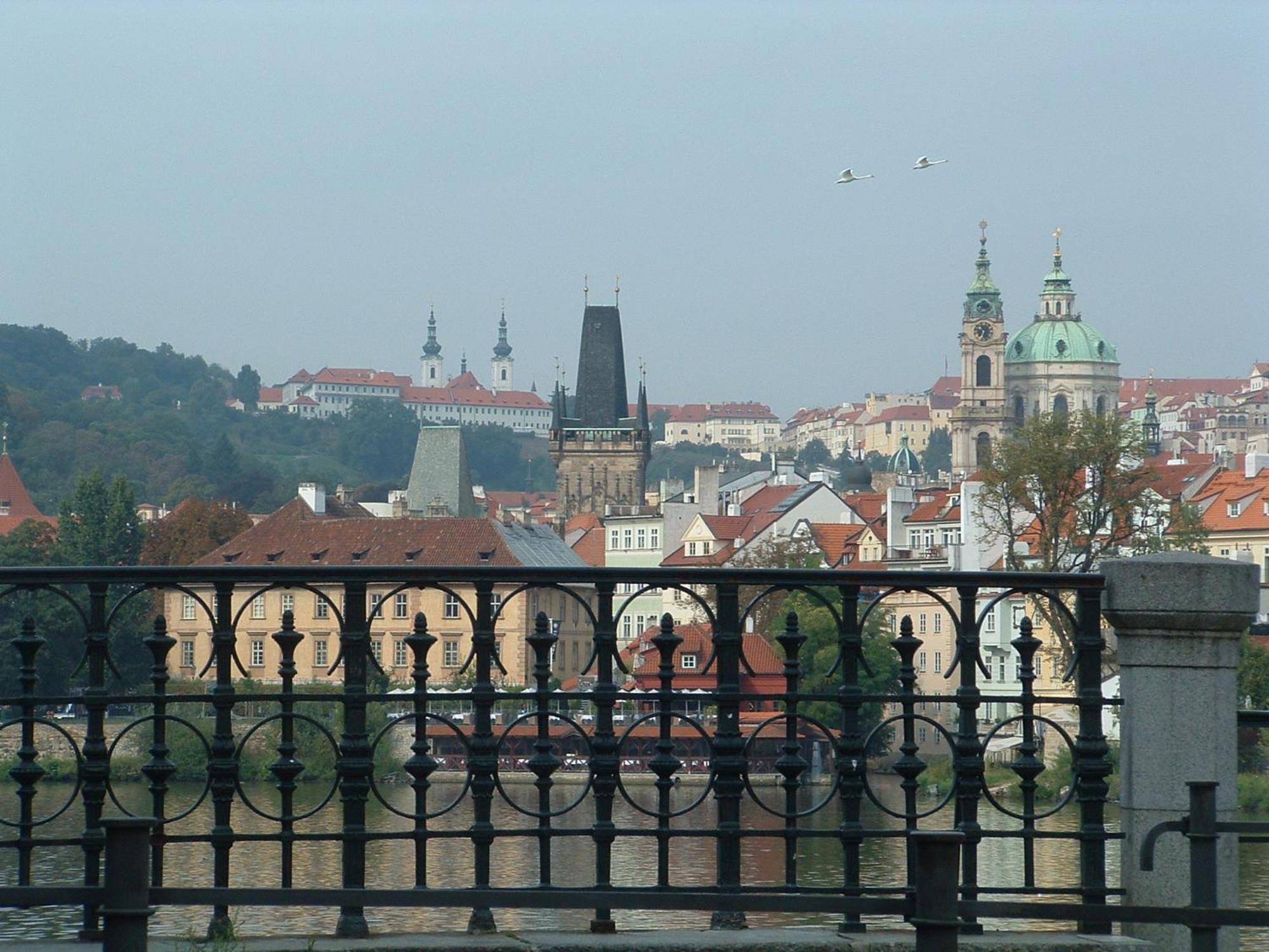 Nice Apartments Praag Buitenkant foto